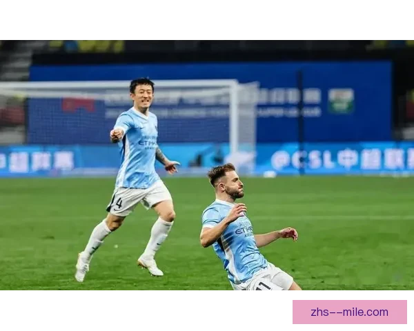 姜至鹏在武汉三镇左路持续展现助攻威力与精准传中能力