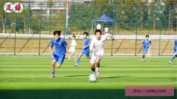 双中卫组合青训比赛负荷，科学轮换保护年轻球员